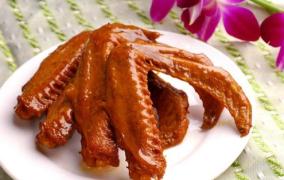 卤狗肉的小姐姐图片,狗肉小姐姐的诱人魅力